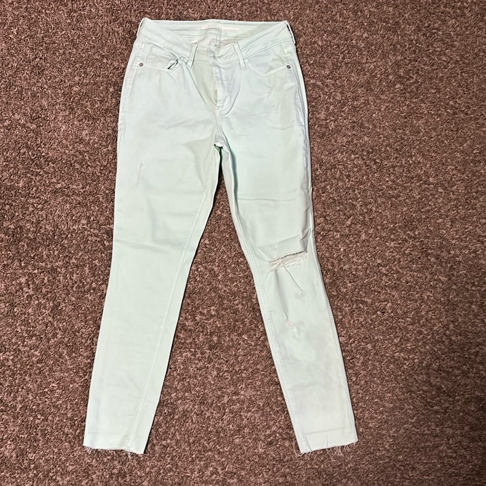 Old Navy size 6 woman’s jeans. Mid rise light green.
